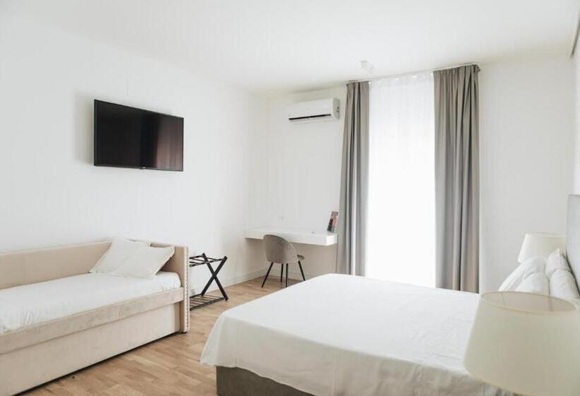 جناح جونيور, Centoquindici Rooms & Suite