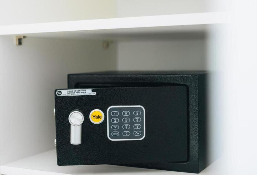 جناح جونيور, Centoquindici Rooms & Suite