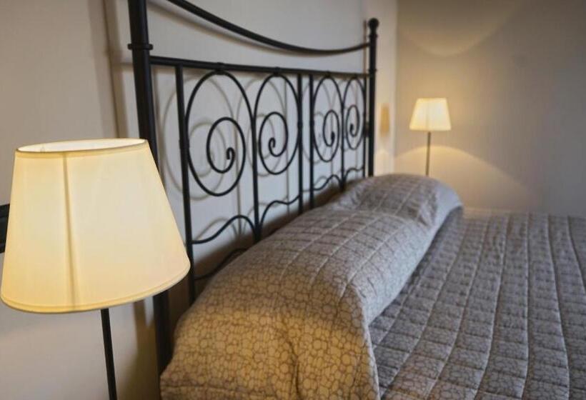 غرفة قياسية مزوَّدة بتراس, Locanda Osteria La Milonga