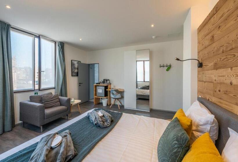 스탠다드 룸 킹사이즈 침대, Fi'lin