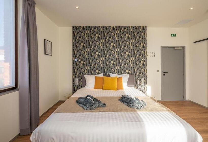 스탠다드 룸 킹사이즈 침대, Fi'lin