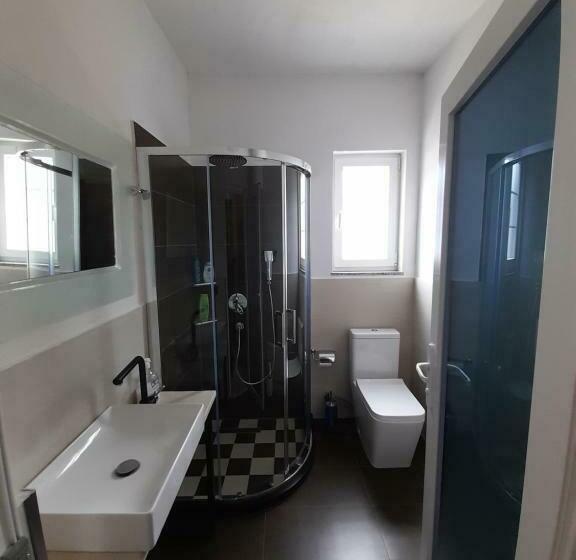 스탠다드 트리플 룸, Guesthouse Drinos Valbone