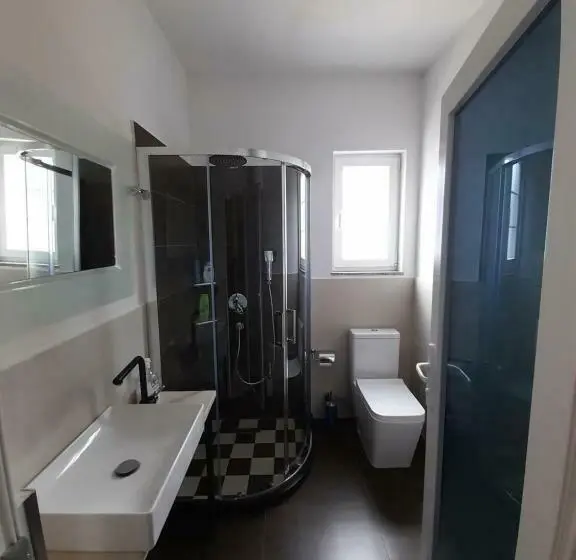 اتاق استاندارد سه نفره, Guesthouse Drinos Valbone