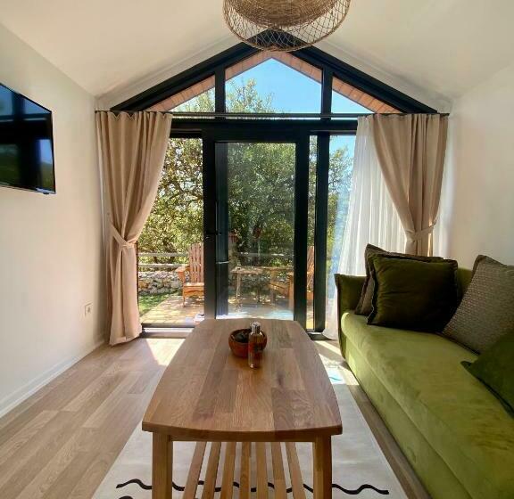 اتاق استاندارد با چشمانداز کوهستان, Kairos