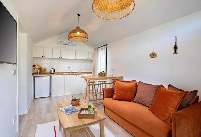 اتاق لوکس, Kairos