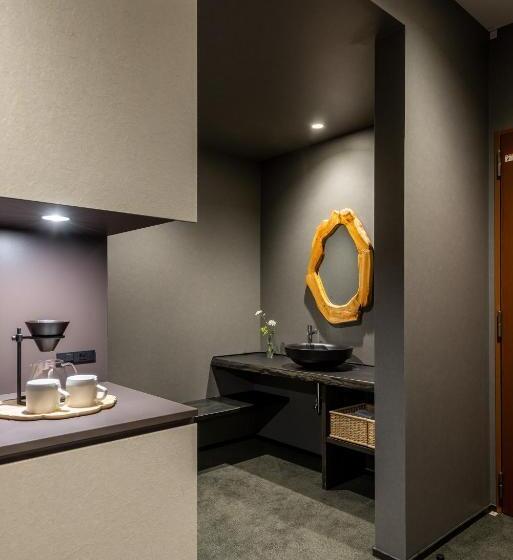 חדר לארבעה סטנדרטי עם נוף לגינה, The Machiya Hotel Takayama