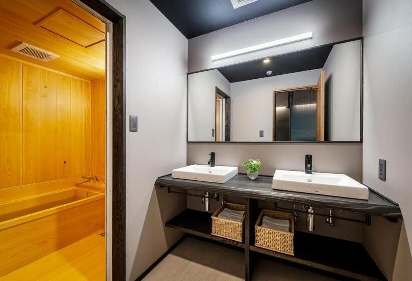 Четырехместный Номер Стандарт Вид на Сад, The Machiya Hotel Takayama