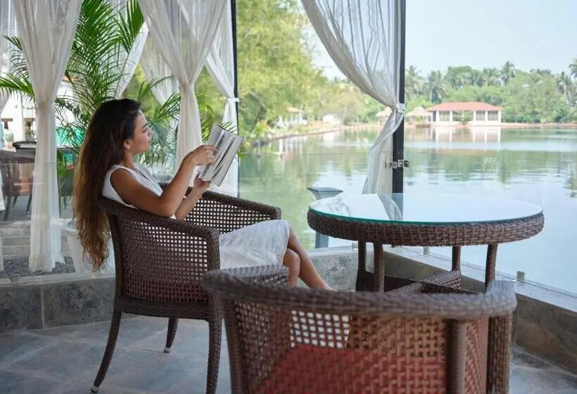 キングサイズベッドのスタンダードルーム, Veda5 Wellness Retreat & Spa