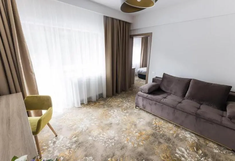 マウンテンビュースイート, Nedei Hotel&spa Transalpina