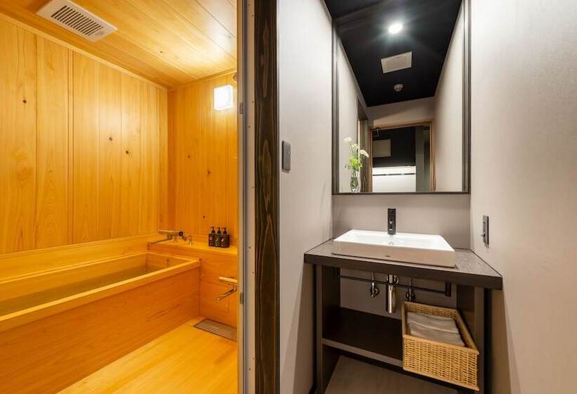 חדר דלוקס לארבעה, The Machiya Hotel Takayama