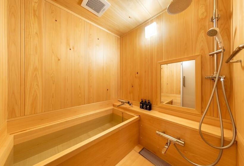 חדר דלוקס לארבעה, The Machiya Hotel Takayama