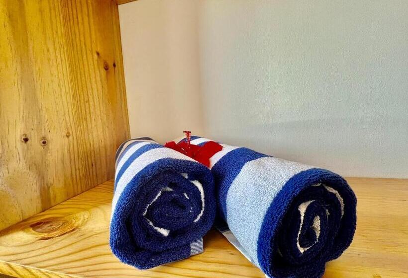 Номер Deluxe Вид на Море, Chikachika Beach B&b