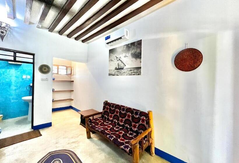 Трехместный Номер Стандарт Вид на Сад, Chikachika Beach B&b