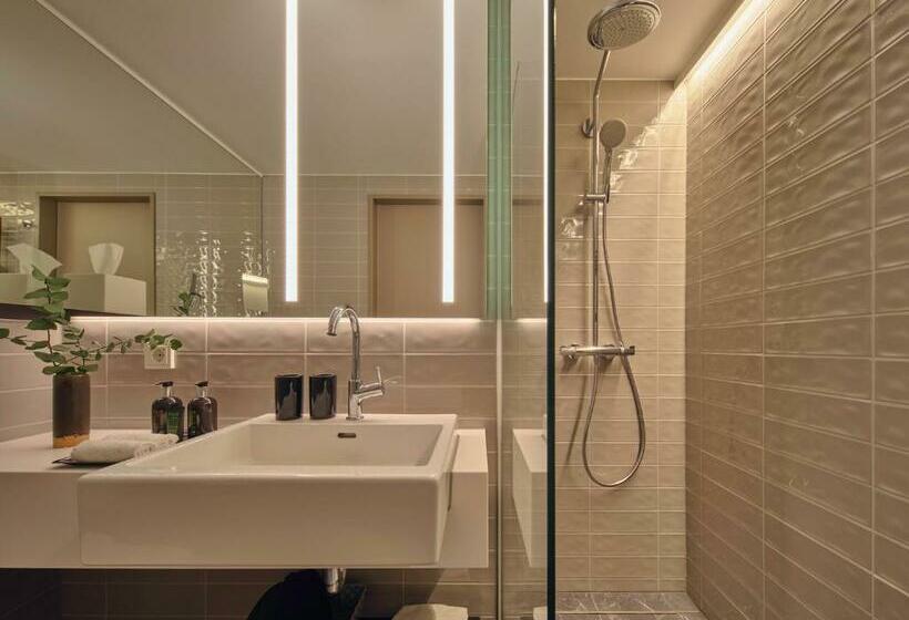 Студио Стандарт с Балконом, Adina Apartment Hotel Munich