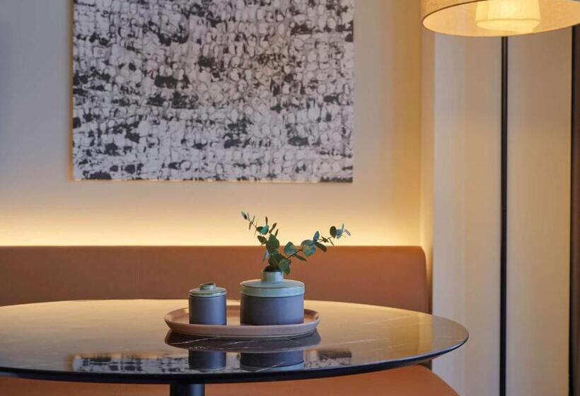 Студио Стандарт с Балконом, Adina Apartment Hotel Munich