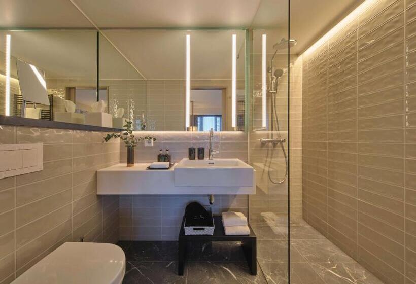 Студия Премиум, Adina Apartment Hotel Munich