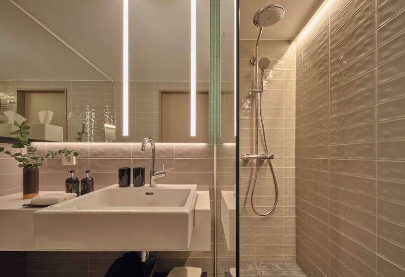 Студия Премиум, Adina Apartment Hotel Munich