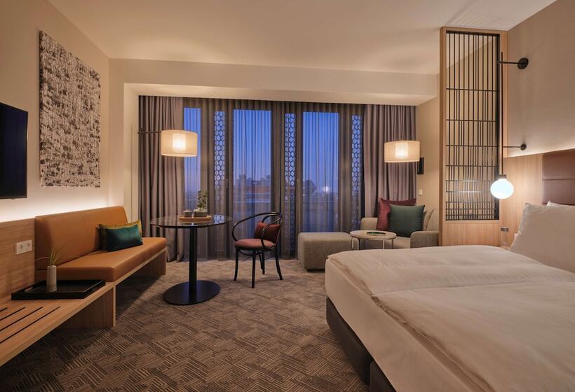 Студия Премиум, Adina Apartment Hotel Munich