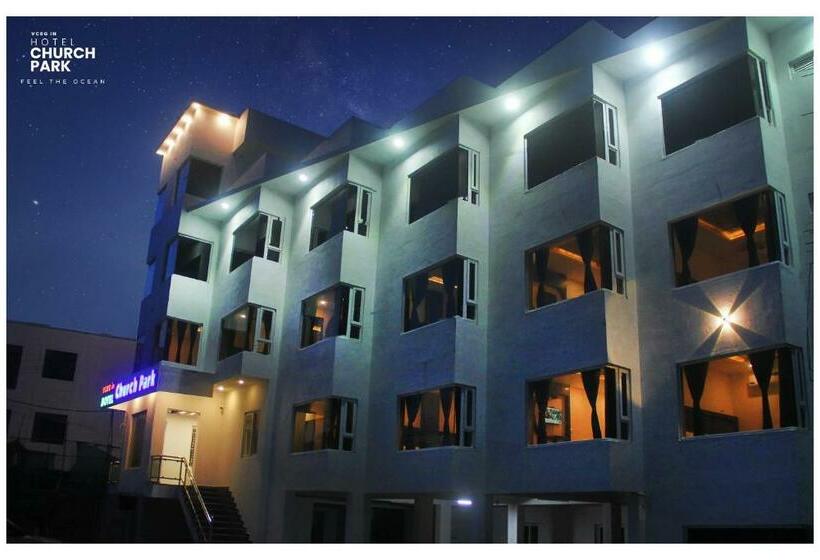 חדר משפחתי נוף לים, Church Park