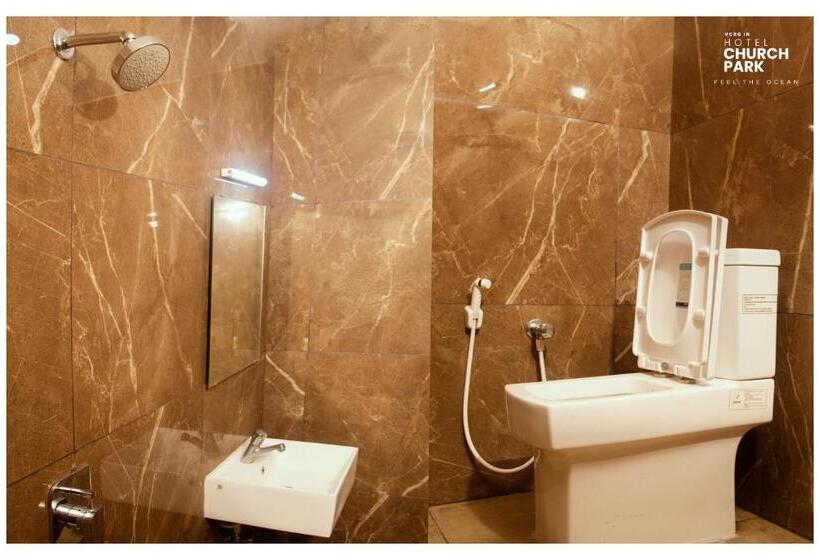 חדר משפחתי נוף לים, Church Park