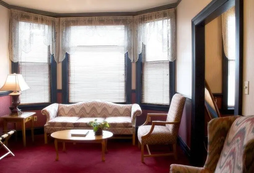 スイート, The Audubon Inn Llc