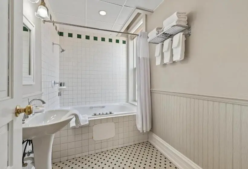 スイート, The Audubon Inn Llc