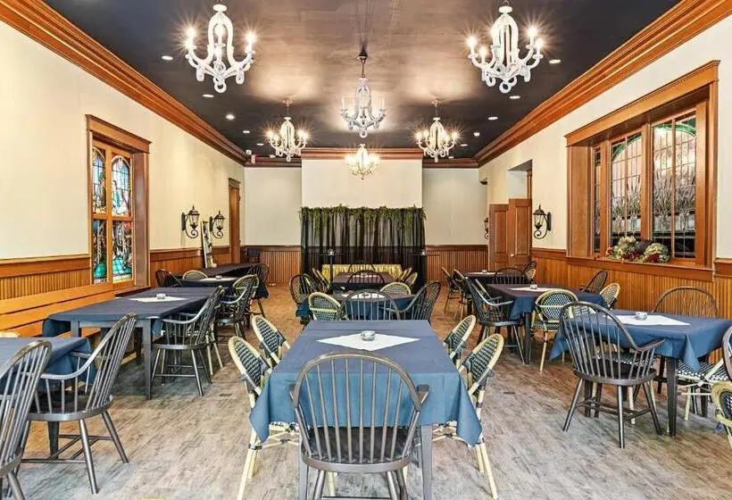 デラックススイート, The Audubon Inn Llc