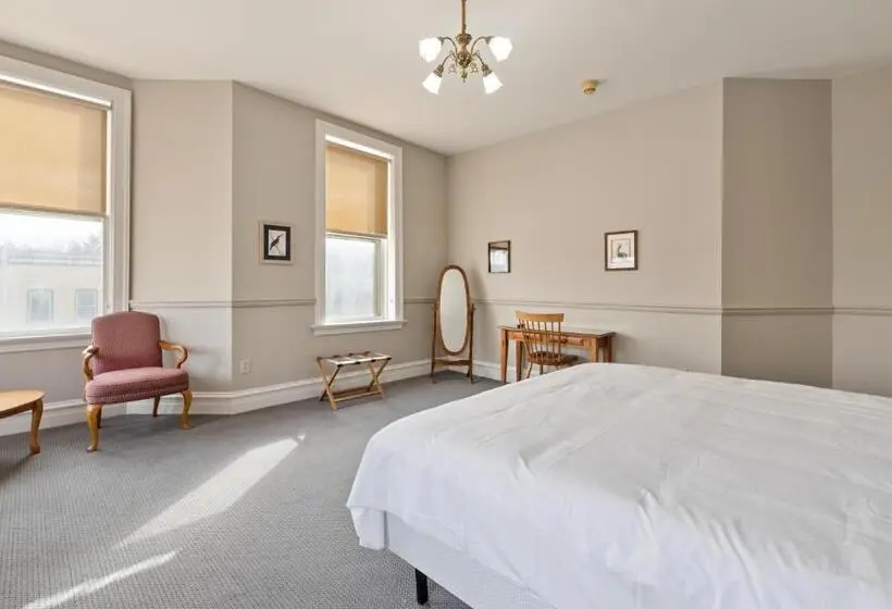 キングサイズベッドのスタンダードルーム, The Audubon Inn Llc
