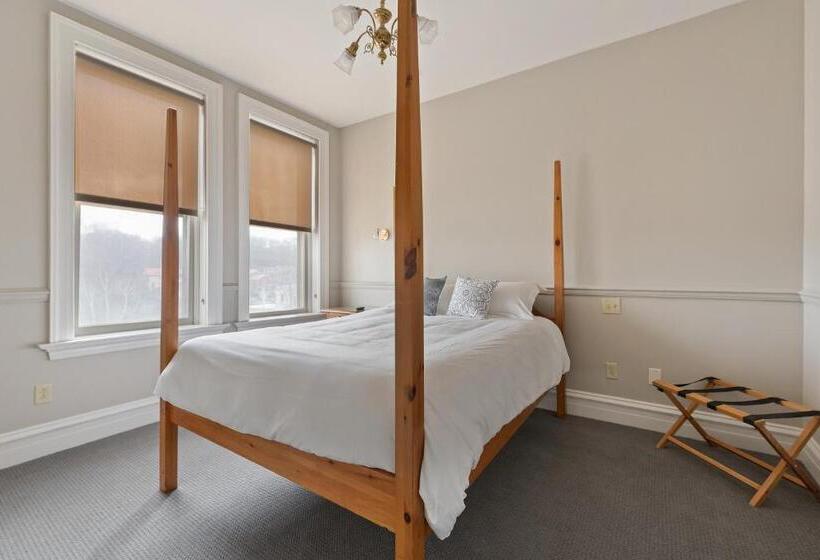 Семейный Номер, The Audubon Inn Llc