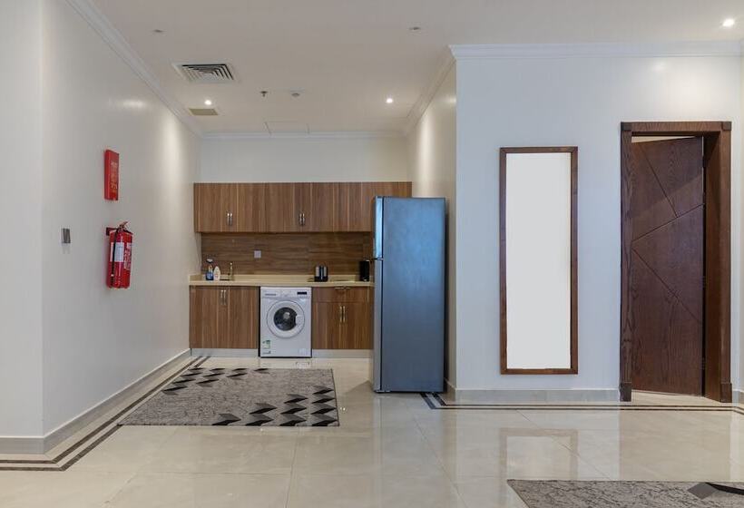 سوییت اجرایی, The Gate Hotel And Apartments