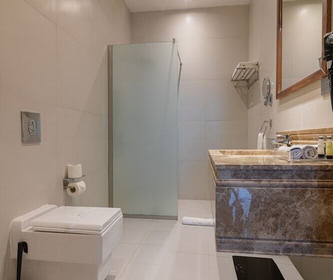 سوییت اجرایی, The Gate Hotel And Apartments