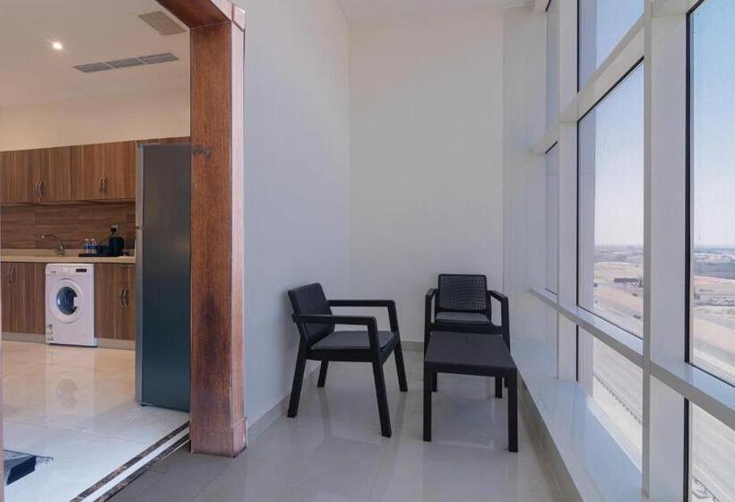 سوییت لوکس, The Gate Hotel And Apartments