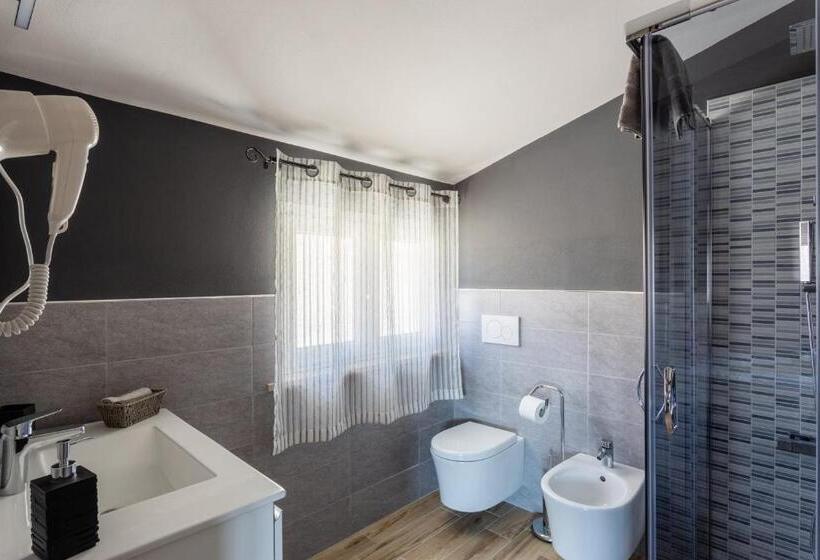 חדר משפחתי, Cadoni Guest House