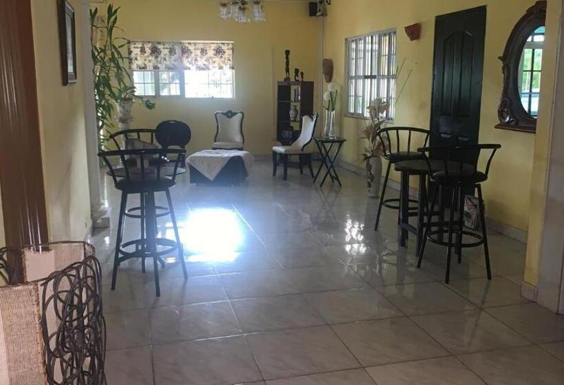 غرفة قياسية ثلاثية, Hostal Familiar Villa Nome