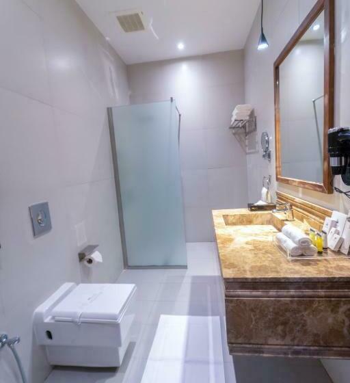 سوییت اجرایی, The Gate Hotel And Apartments