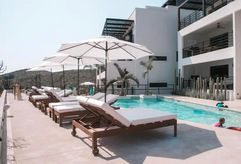 プールの見える1ベッドルームアパートメント, Cerritos Surf Residences