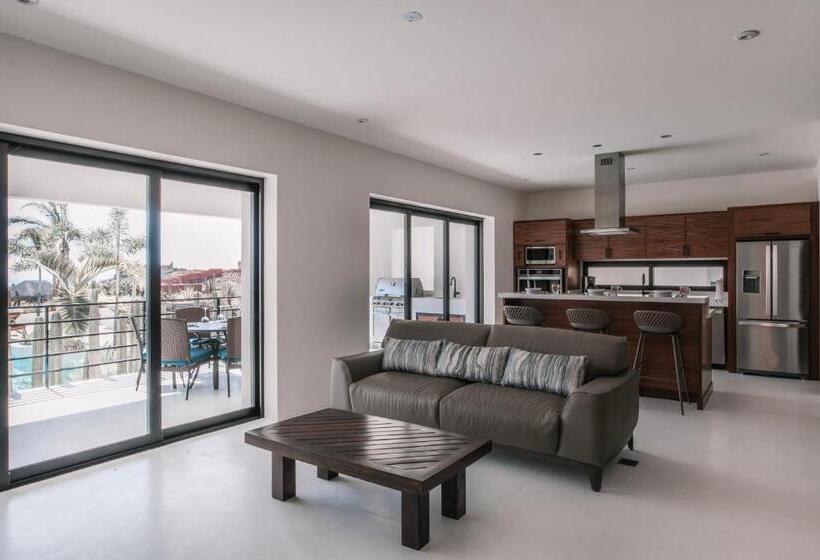 プールの見える１ベッドルームアパートメント, Cerritos Surf Residences