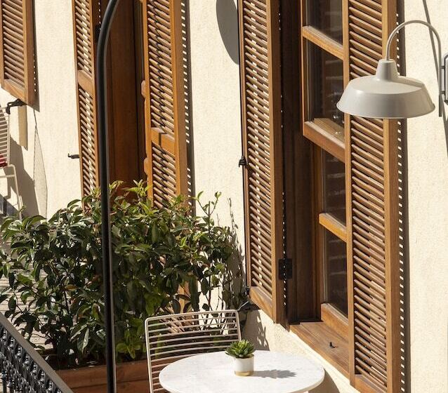 Suite with Balcony, Ecole St. Pierre