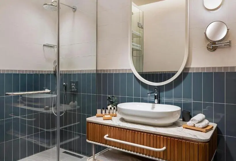 Suite with Balcony, Ecole St. Pierre
