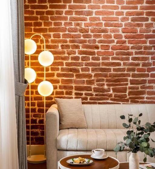 Suite with Balcony, Ecole St. Pierre