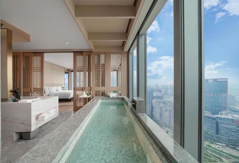 سوییت اجرایی, Grand Bay Hotel Chengdu