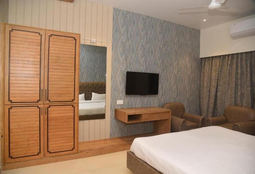 Королевский Люкс, Mayur