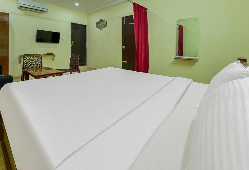 חדר קומפורט לשלושה, Sri Krishna Eden