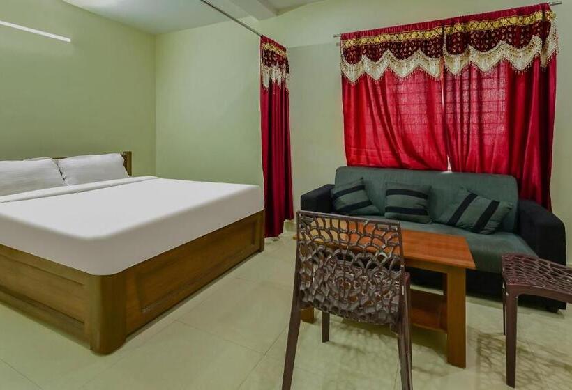 컴포트 트리플 룸, Sri Krishna Eden