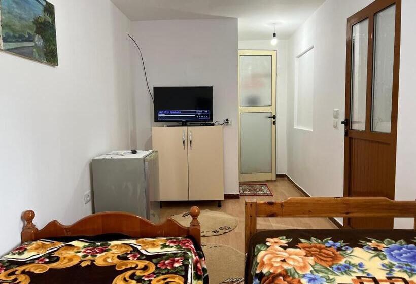 آپارتمان 2 خوابه, Bujtina Uji I Panjes, Log Cabins