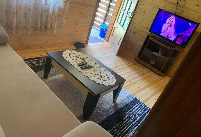 آپارتمان 1 خوابه, Bujtina Uji I Panjes, Log Cabins