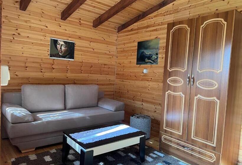 آپارتمان 1 خوابه, Bujtina Uji I Panjes, Log Cabins