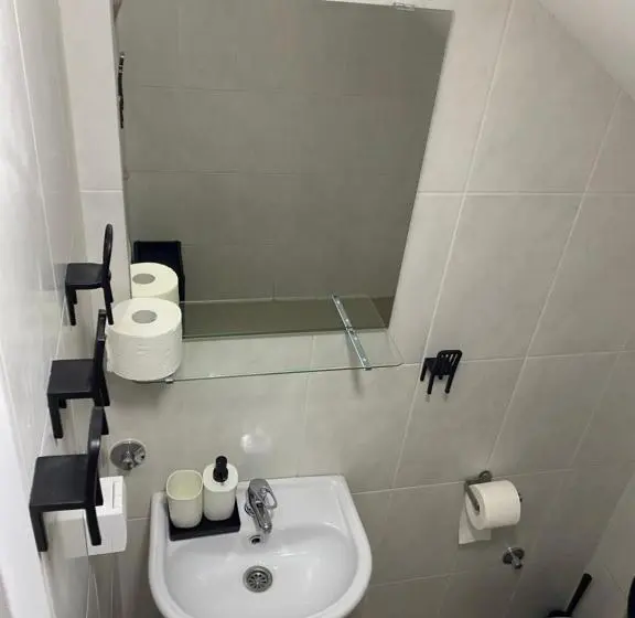 اتاق استاندارد, Omis Rooms