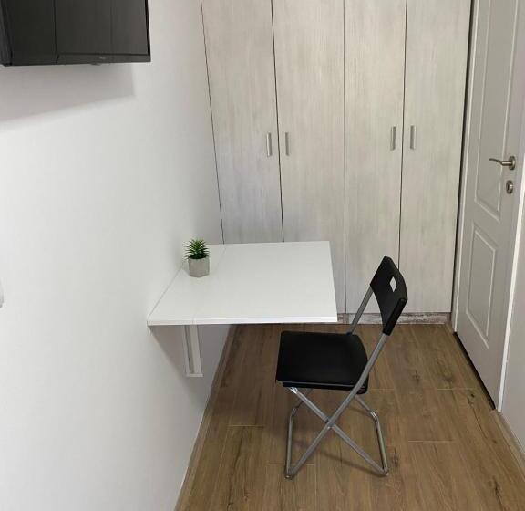 اتاق استاندارد, Omis Rooms