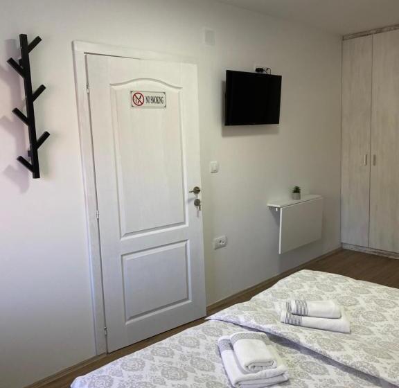 اتاق استاندارد, Omis Rooms